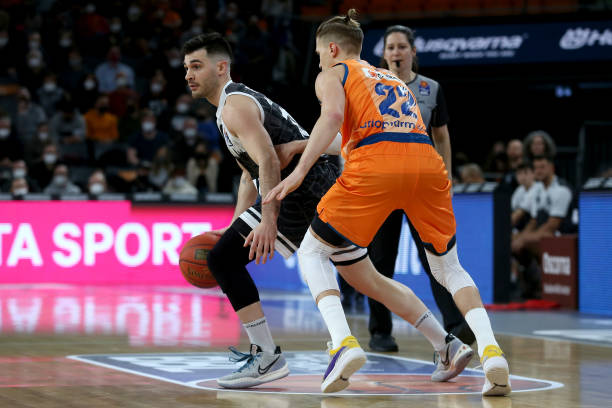 足球较量 足球较量